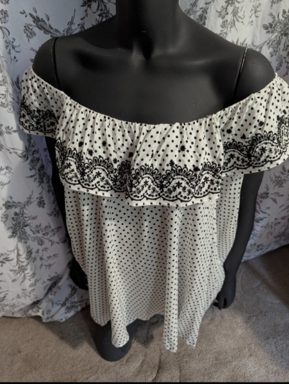 Savanna Jane Black & White Off-Shoulder Polka Dot Top